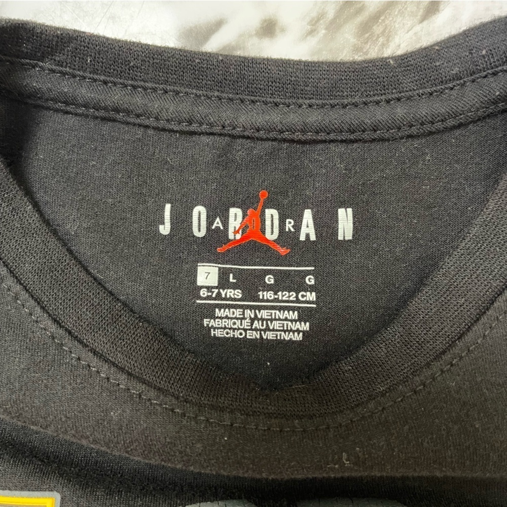 Jordan Kids Black and Red Graphic Tee Brand of Flight Size 6-7 Yrs - Picture 3 of 3